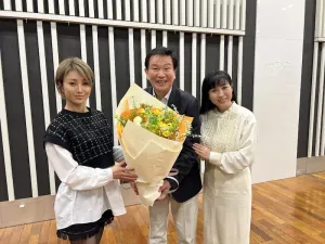 左から酒井法子、森田健作、西村知美の画像
