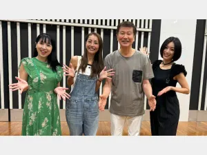 左から西村知美さん、熊切あさ美さん、森田健作さん、酒井法子さん