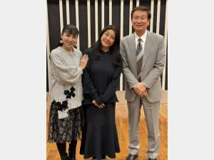 左から西村知美さん、立花理佐さん、森田健作さん