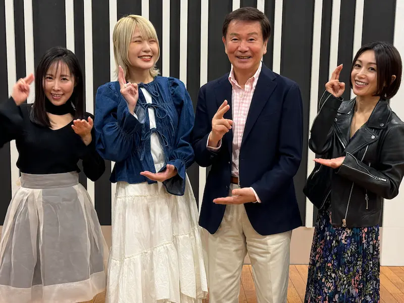 左から風谷南友さん、ハラミちゃん、森田健作さん、酒井法子さん