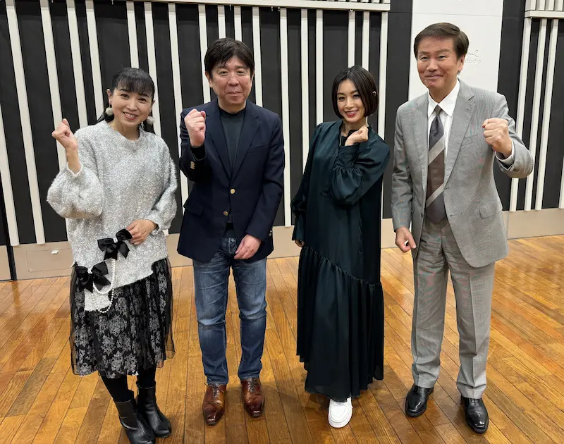 左から西村知美さん、オリコン小池恒社長、酒井法子さん、森田健作さん