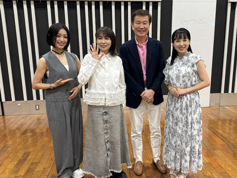 左から酒井法子さん、永井真理子さん、森田健作さん、西村知美さん