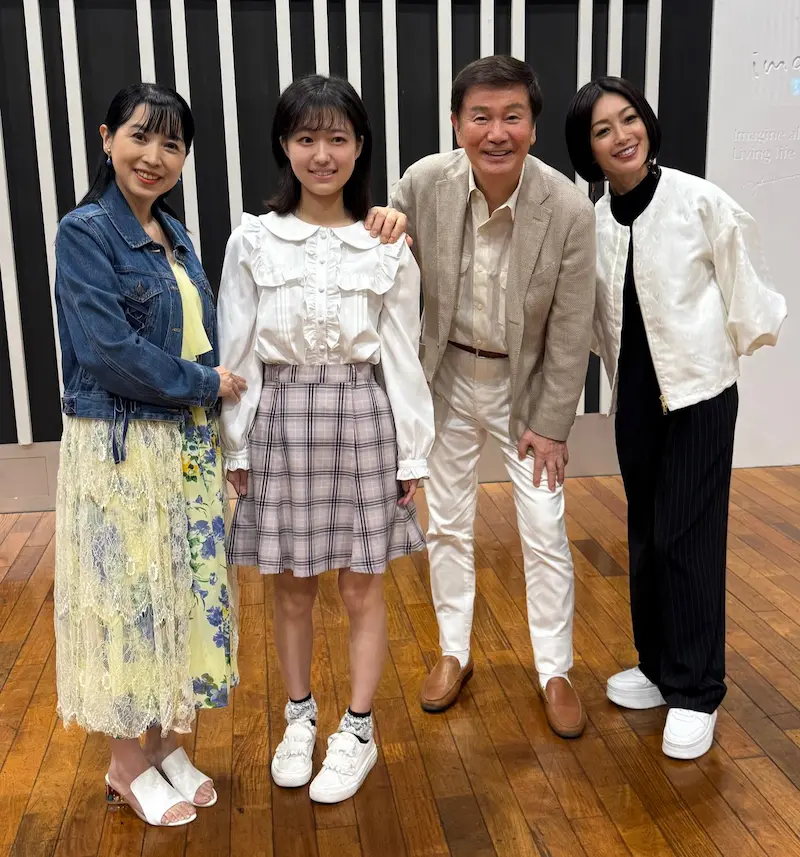 左から西村知美さん、山田美紅羽さん、森田健作さん、酒井法子さん